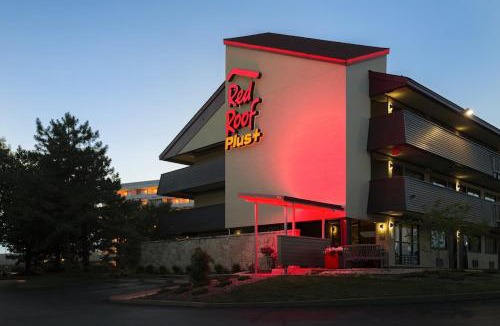 Essington Hotel | Red Roof Inn PLUS+ Philadelphia Airport