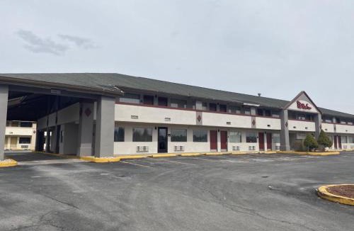 Somerset Hotel | Red Roof Inn Somerset, PA