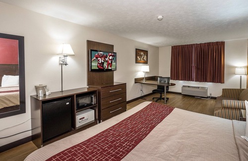 Hermitage Hotel | Red Roof Inn & Suites Hermitage
