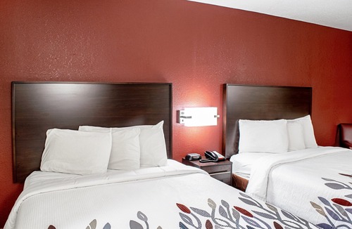 Franklin Hotel | Red Roof Inn & Suites Middletown - Franklin