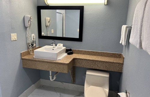 Westampton Hotel | Red Roof Inn & Suites Mt Holly - McGuire AFB
