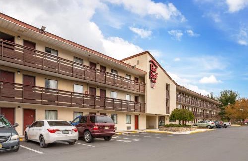 Tinton Falls Hotel | Red Roof Inn Tinton Falls-Jersey Shore
