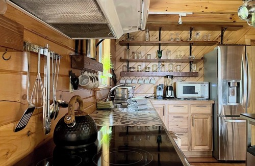North Branch Cabin | Red Tail Ridge Cabin in North Branch