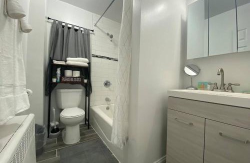 Snyder Square Apartment | Reduced Priced! Apt by American Dream, Sleeps 6