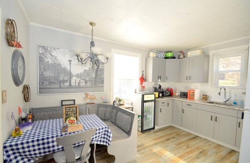 Berkeley Springs House | Refugio - wifi, fire pit, zen garden, town location, artsy vibe