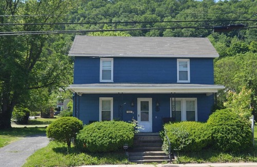 Berkeley Springs House | Refugio - wifi, fire pit, zen garden, town location, artsy vibe