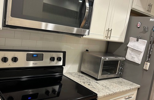 Country Club Estates House | Rehoboth Townhouse with Pool! 3 Blocks to Beach!