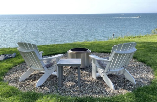 Willobee On The Lake Cottage | Relax on Lake Erie at our charming 2-bedroom cottage
