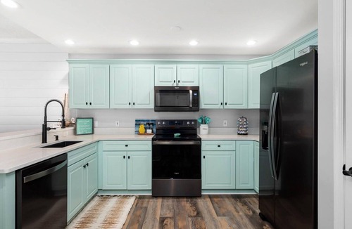 Midtown Ocean City Condo | 🏖️ Relaxing & Carefree Ocean Block condo, pool. Newly Renovated!🏖️