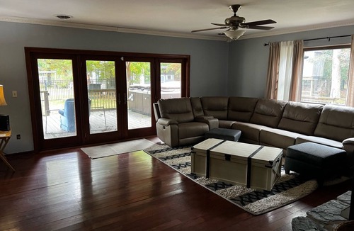 Egg Harbor City House | Relaxing family get away home! Just 30 min from beach and casinos.
