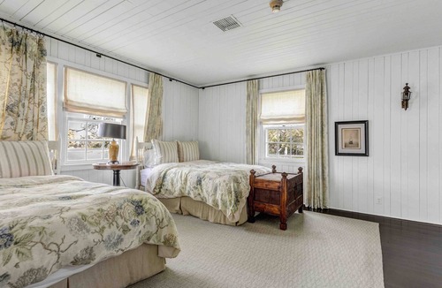 Cambridge Other | Remarkable waterfront property on 270 acres