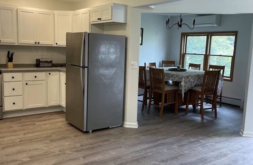 Town of Varick House | Remodeled Lake House 4 Bed/3 bath, Pet Friendly Enjoy Fall on Cayuga Lake!