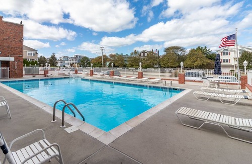 Admiral Estates Condo | Renovated Beach Block W Ocean View & Pool - Now Booking for 2025!