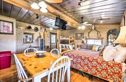 Perrysville Apartment | Renovated Bunkhouse on 12-Acre Horse Farm!