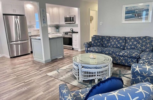 South End Condo | Renovated Condo/3BR 2BA First Floor Unit Near South End Beach Access