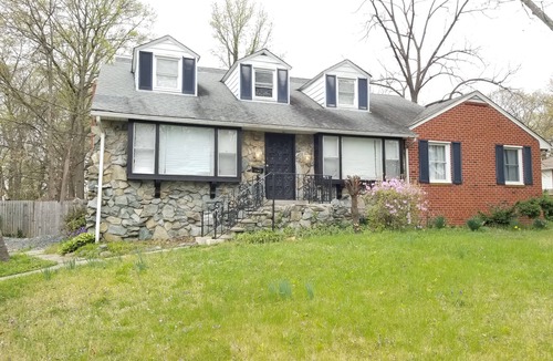 Seabrook House | Renovated home with 7 Bedrms with 4 Full Baths. 20 minutes from DC & Baltimoren