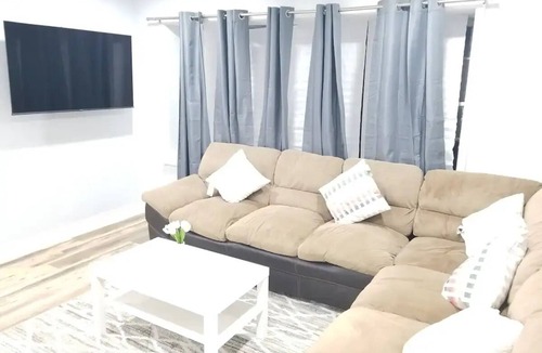 Seabrook House | Renovated home with 7 Bedrms with 4 Full Baths. 20 minutes from DC & Baltimoren