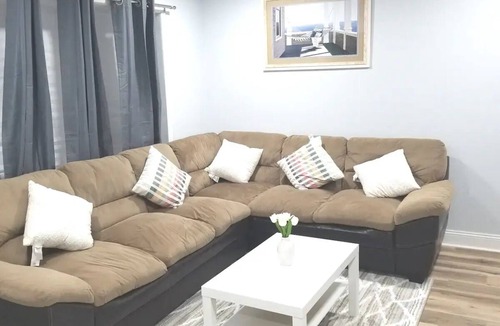 Seabrook House | Renovated home with 7 Bedrms with 4 Full Baths. 20 minutes from DC & Baltimoren