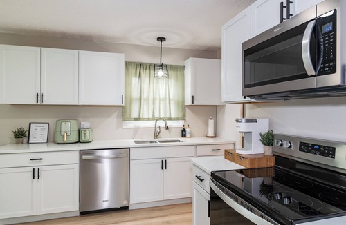 Fairborn House | Renovated Retreat, Fire-Pit, 2 King Beds