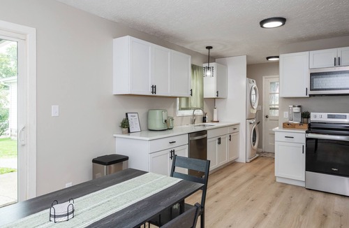Fairborn House | Renovated Retreat, Fire-Pit, 2 King Beds