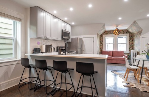 West Side Apartment | Renovated1-bedroom apartment on quiet block close to NYC in Jersey City.