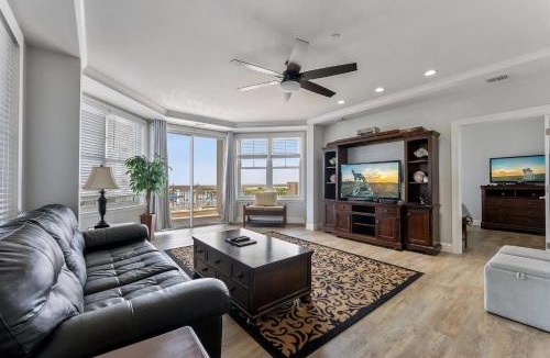 Diamond Beach Apartment | Residence 111 At The Grand