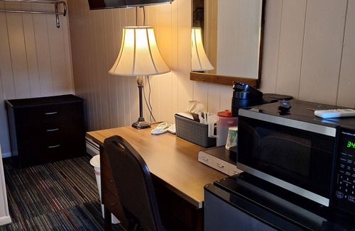 Tiona Hotel | Rest Stop 6 Inn