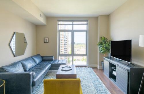 Reston Apartment | Reston 2br steps to mall hospital restaurants WDC-832