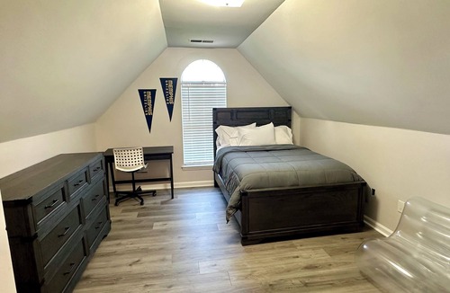 Olive Branch House | Retreat To This 5 Star Hidden Gem in Olive Branch!