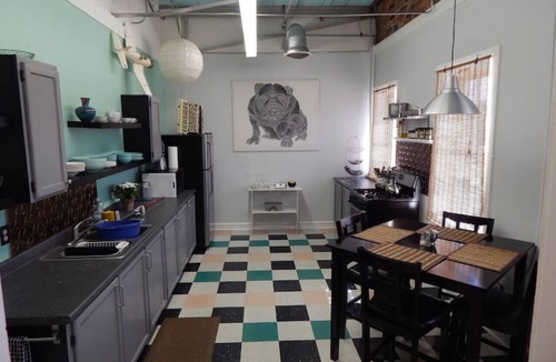 Salisbury Apartment | Retro Hipster: Close to downtown, dining and fun