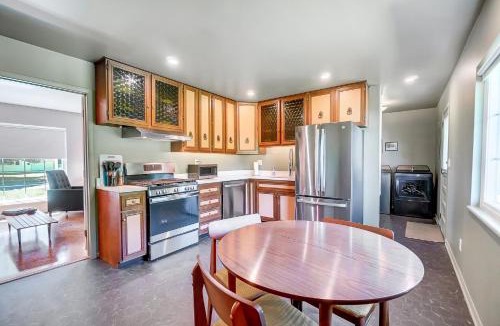 Van Wert House | Retro Refuge On Woodstock Dr