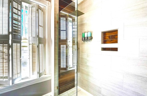 Woodbury House | RetroChic★Parking★950Mb★20min->CenterCity&Airport