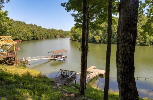 Van Buren County House | Riverfront Cottage Near Rock Island State Park