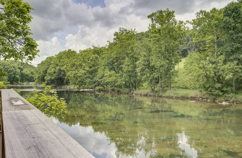 Bluff City House | Riverfront | Pvt Dock | Trout Fishing | Firepit | Hot Tub