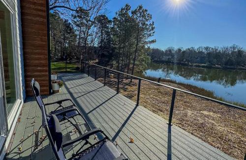 Edwardsville House | Riverside Bliss