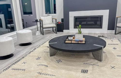 Edwardsville House | Riverside Bliss