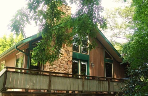 Confluence Ski Chalet | Riverside Chalet, Near Bike Trail, Hiking, Rafting, Fallingwater and mountains