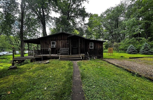 West Hickory Cabin | Riverside Retreat on 425' of Allegheny River frontage with large, flat area