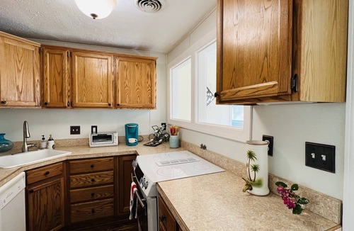 Issue House | RiverWalk ~ A Home for large Families ~ A short walk to the water !