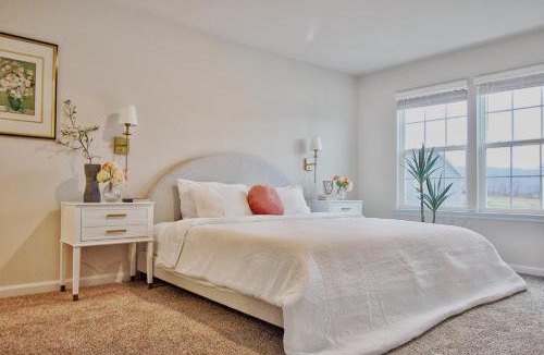 Luray House | RiverWinds - Modern Charm Near Shenandoah National Park