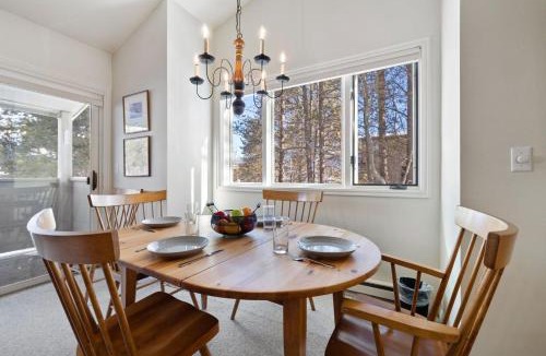 Moose Wilson Road Apartment | RMR: Mountain Maple 4 Condo in The Aspens