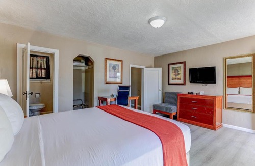 Martell Hotel | Rodeway Inn Jackson