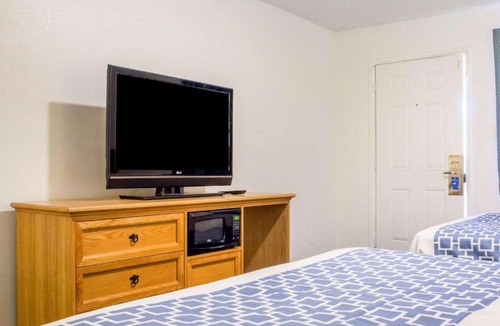 Security Acres Hotel | Rodeway Inn Old Town Scottsdale