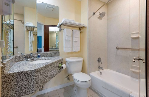 New Paltz Hotel | Rodeway Inn & Suites New Paltz - Hudson Valley