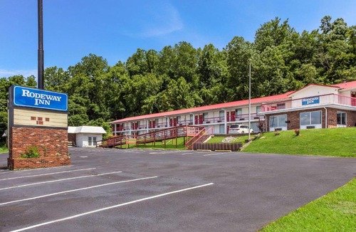 South Point Hotel | Rodeway Inn