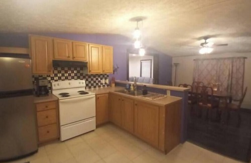 Canvas House | Roomy House on 2 private acres above the cliffs at Summersville Lakenn