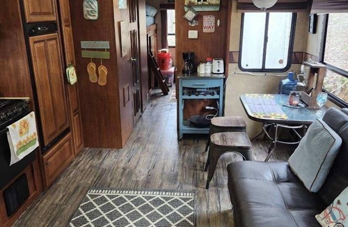 Roscoe House | Roscoe RV Pet Friendly