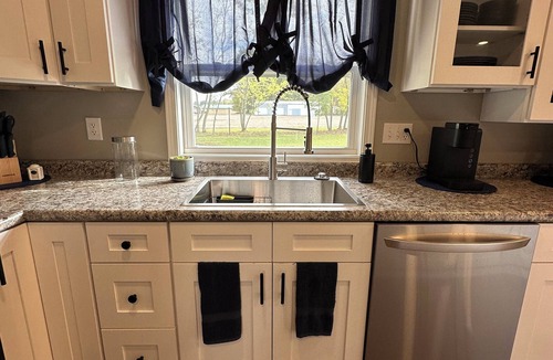 Shippenville House | Route 66 Rails to Trails home with Central AC and WIFI