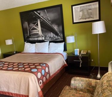 Bellmawr Hotel | Royal Inn