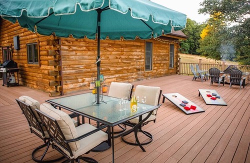 Kresgeville Cabin | Rustic Log Cabin in the Poconos: HOT TUB, FIRE PIT, POOL TABLE, PING PONG TABLE!